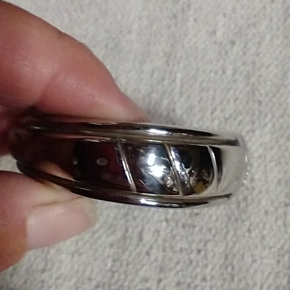 Silvertone hinged bangle bracelet - Picture 2 of 6